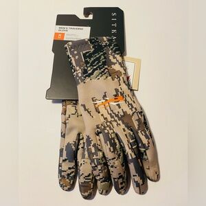 Sitka Men's Traverse Hunting Gloves - Digital Camo with Orange Logo